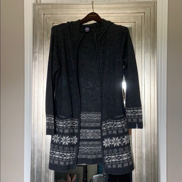 Sweater - Picture 1 of 1